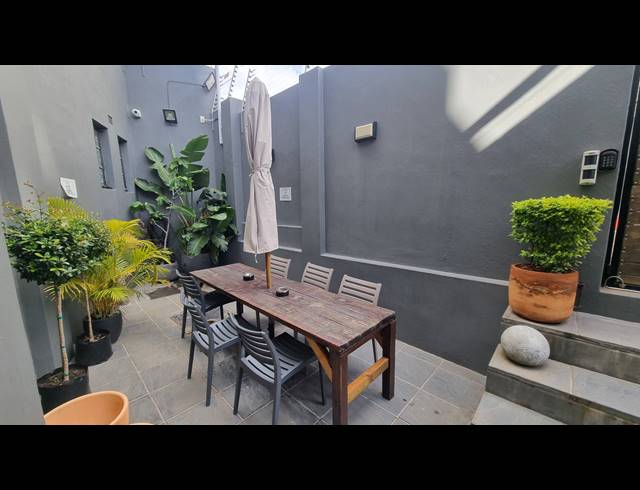 525M² SERVICED OFFICE FOR SALE IN WOODSTOCK